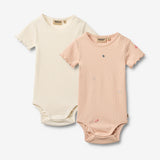 Wheat Main 2 Kortermet body Maren Body 2475 rose flowers