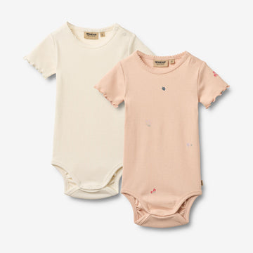 Wheat Main 2 Kortermet body Maren Body 2475 rose flowers