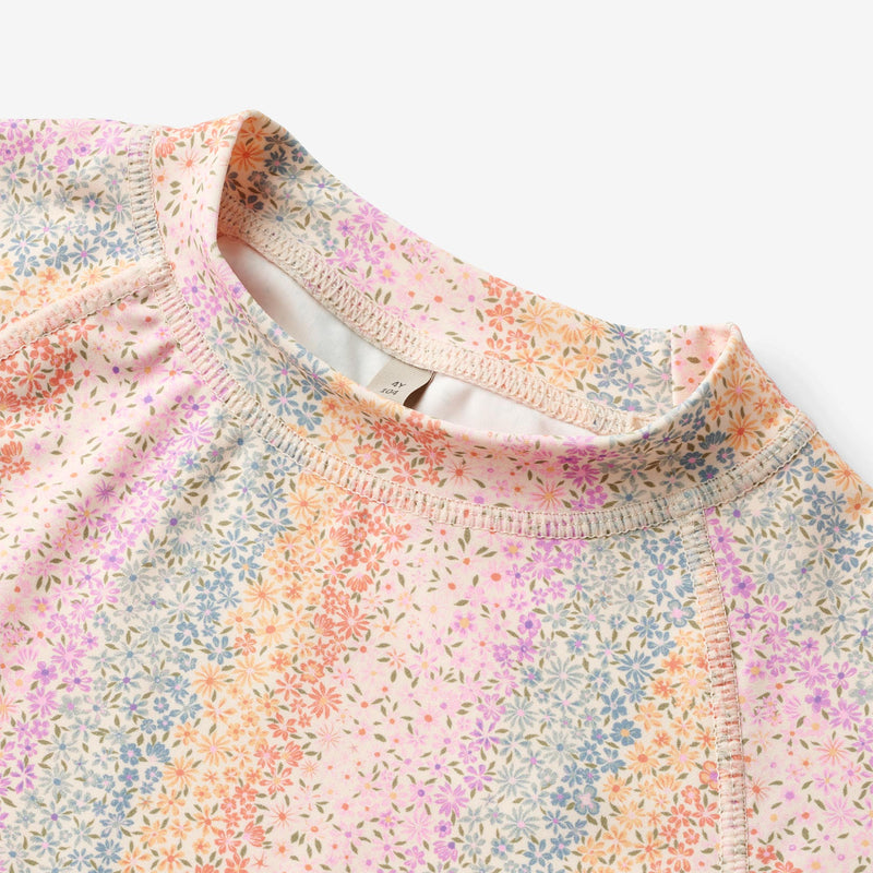 Wheat Main  Bade T-skjorte S/S Jackie Swimwear 9506 rainbow flowers