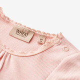 Wheat Main Kortermet body Edna | Baby Underwear/Bodies 2281 rose ballet