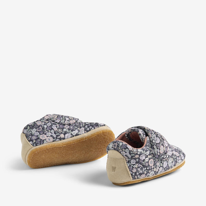 Wheat Footwear Innesko Sasha Indoor Shoes 9527 black sea flowers