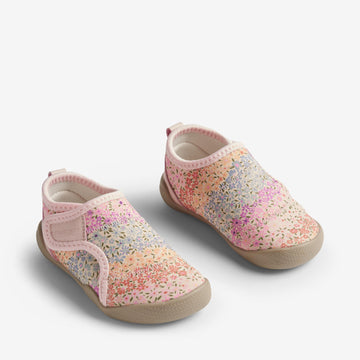 Wheat Footwear Strandsko Shawn Swimwear 9506 rainbow flowers