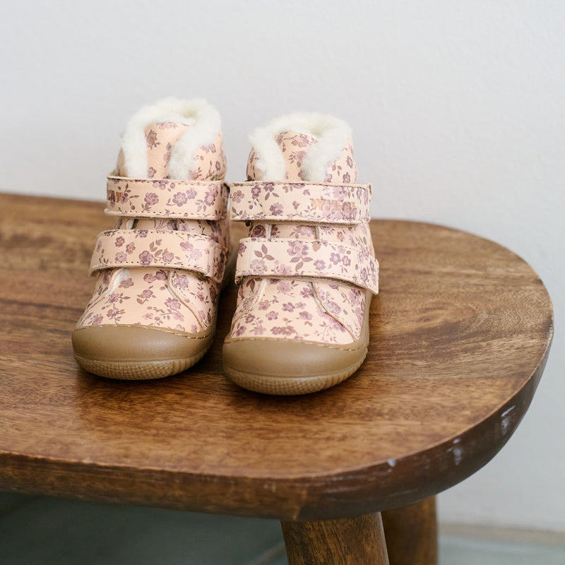 Wheat Footwear Winterboot Snug Tex Prewalkers 2475 rose flowers